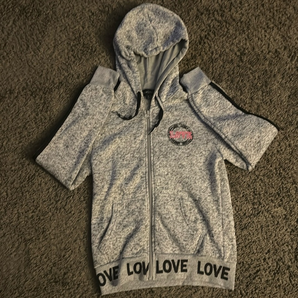 Medium kids, gray jacket made with cotton by the brand New Look